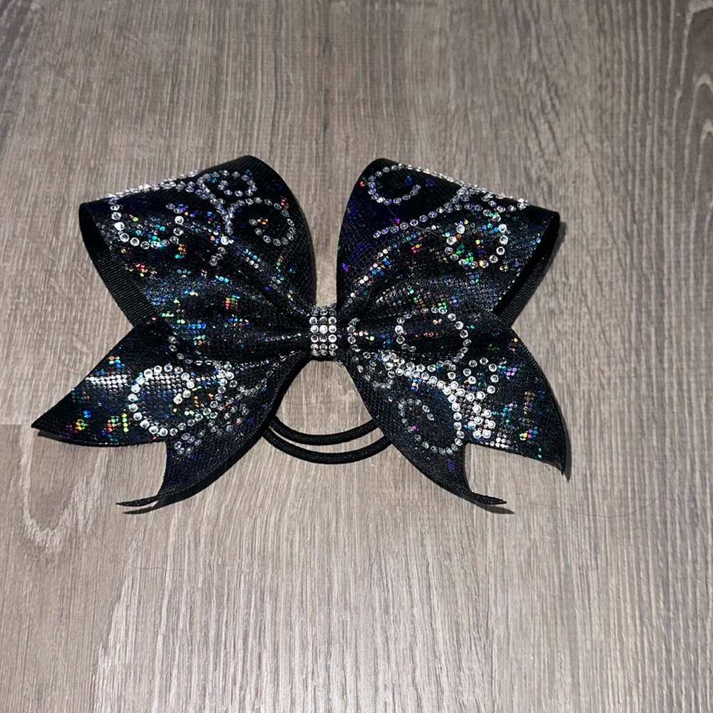 **LIKE NEW** BOW HAIR TYE